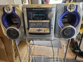 Cx-nsz705ht Aiwa Compact Stereo System With Dual Powered Subwoofers Am/fm Works