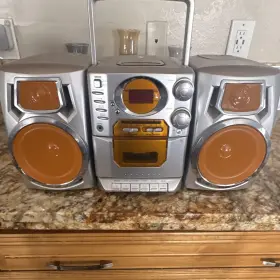 Durabrand Dm2001 Compact Shelf Stereo Am/fm Cd Cassette Aux Silver/orange
