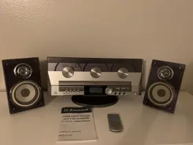 Ms-3110 Emerson Home Audio System With 3 Cd Changer Am/fm Radio Ms3110 Remote And Speakers