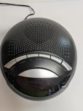 C222b Gpx Am/fm Alarm Clock Radio Black Dual Snooze Display Powers On