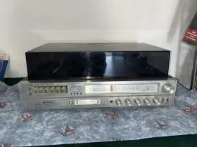 Ada-7720h Hitachi Compact Stereo Music System Model For Parts Or Repair