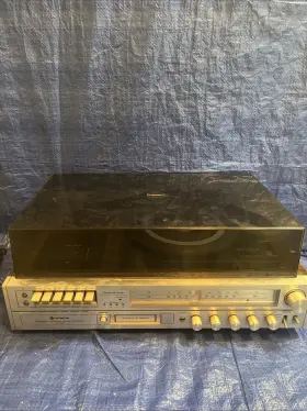 Sdq-7720h Hitachi Vintage Compact Stereo Music System For Parts Powers On