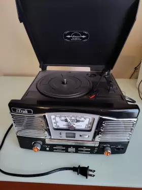 Bt9682gb Itrak Turntable With Cd/radio #2