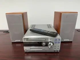 Rd-uda77 Kenwood Cd/md/usb/sd Micro Stereo System. Good Working Condition. Read