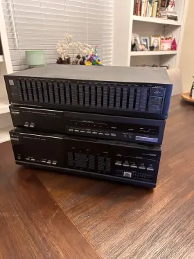 Da-u106 Mitsubishi Stereo System 3 Piece. Amplifier Am Fm Tuner Graphic Equalizer