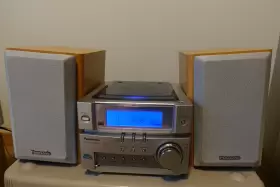 Sa-pm03 Panasonic Cd Stereo System With Fm And Am Radio Tuner - No Remote