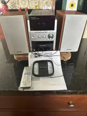 Sa-pm53 Panasonic Compact Bookshelf Stereo System Am/fm Tape / 5-cd With Remote