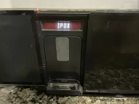 Sc-hc37 Panasonic Compact Cd Radio Iphone Ipod Dock Stereo System No Remote #2