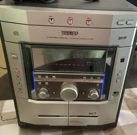 Mz7c37 Philips Stereo With Tuner Cd Player And Dual Cassettes Player. No Speakers