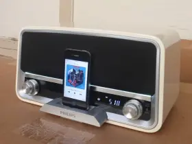 Ord7100c Philips Reto Looking Fm Radio Stereo Speaker W Ipod Dock Bonus Bluetooth #2