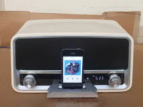Ord7100c Philips Reto Looking Fm Radio Stereo Speaker W Ipod Dock Bonus Bluetooth