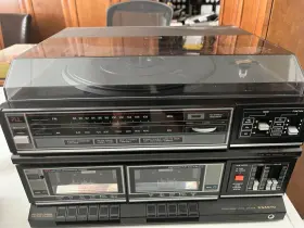 Gxt-707a Sanyo Stereo System Dual Cassette Turntable And Am/fm Radio Great Condit