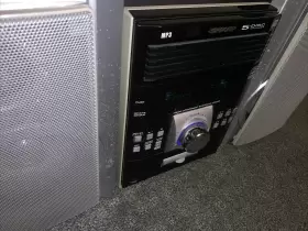 Xl-uh242 Sharp Xluh242 Mini Stereo System 5 Cd Player / Mp3 Video Aux Usb Model #2