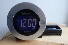 Icf-c7ip Sony C7ip Dream Machine Am/fm Radio Alarm Clock With Ipod Dock