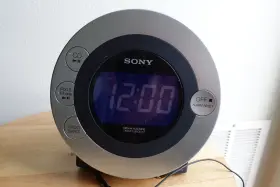 Icf-cd3ip Sony Cd3ip Dream Machine Alarm Clock Radio Cd Player With 30 Pin Dock For Ipod