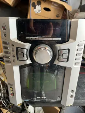 Hcd-gs300av Sony 60-cd Cassette Radio Surround System Powers On