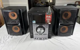 Hcd-lcd7di Sony Hi-fi Stereo System With Ss-lcd7di Speakers 7 Inch Lcd Ipod Dock 360w