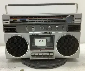 Soundesign 4633 Model Boombox - For Parts/repair