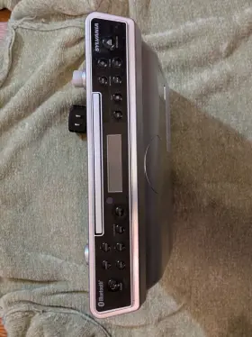 Sylvania Scr2713-cs10 Under Cabinet Cd Player Am/fm Bluetooth Stereo Silver