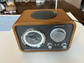 11080 Tangent Uno Radio Walnut Home / Cabin Excellent Sound Classic Looks Denmark