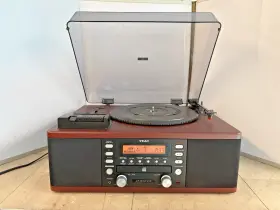Lp-r550usb Teac Cd Cassette Player Turntable Radio Stereo System Very Nice