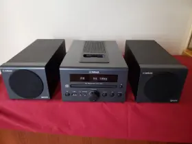 Crx-40 Yamaha Compact Stereo System - Cd Fm Usb Ipod Remote 2010