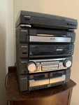 Aiwa Z-R555 5-CD Changer Cassette Am/fm Radio Phono Input Compact Stereo System. Fixed Price $77.00.