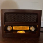 Clearclick Classic Vintage Retro Style Am/fm Radio W/ Bluetooth & Wood Exterior. Fixed Price $100.00.