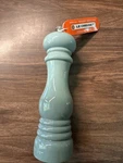Le Creuset Classic Pepper Mill New. Fixed Price $39.98.