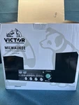 Victor Milwaukee Ii Desktop Bluetooth Cd Stereo System With Functional Vu Meters. Fixed Price $60.00.