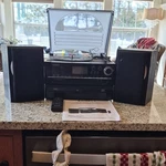 Jensen JTA-980C 3-SPEED Turntable Cd Cassette Am/fm Stereo Speakers Remote Black. Fixed Price $80.00.